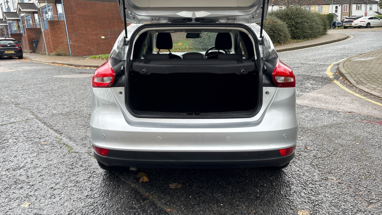 Ford Focus 1.0 EcoBoost 125 Titanium 5dr Petrol Hatchback